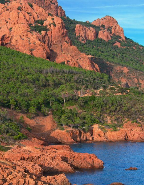 red-esterel-mountains-picture-id622008802